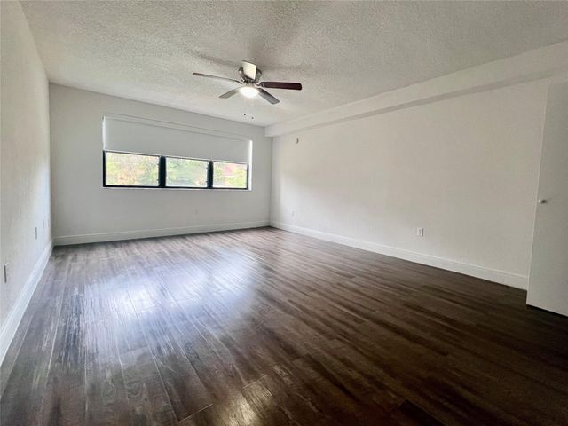 19455 NE 10 Avenue 05-420, North Miami Beach, FL 33179