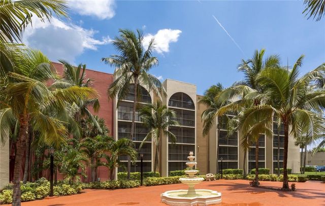 19455 NE 10 Avenue 05-420, North Miami Beach, FL 33179