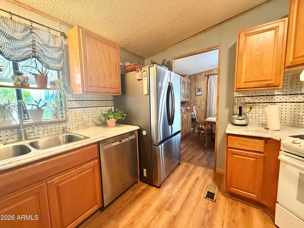 269 N WINCHESTER Road 72, Apache Junction, AZ 85119 — photo 3