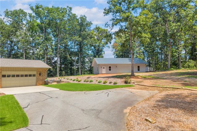 169 Castlewood Drive, Westminster, SC 29693