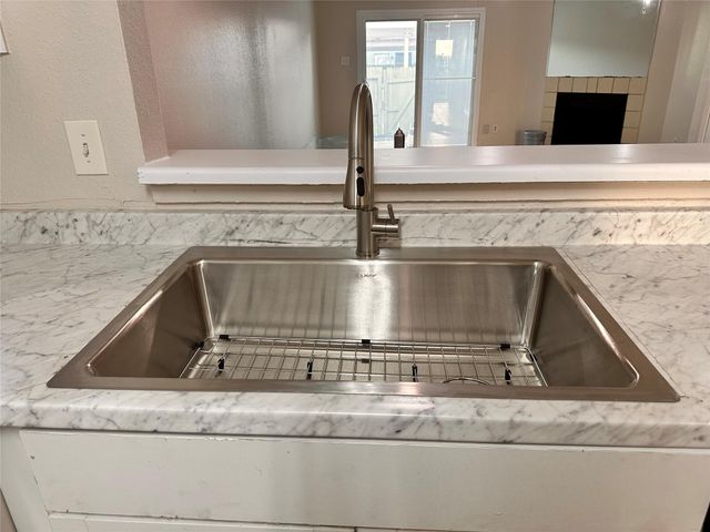 8714 Victorian Village Drive 8, Houston, TX 77071