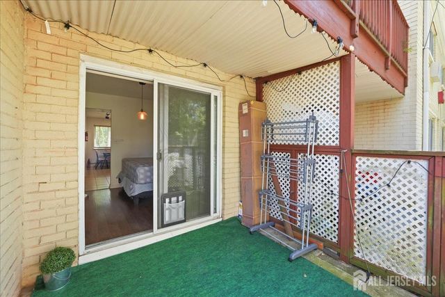 18 Lake Avenue 8A, East Brunswick, NJ 08816