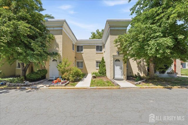 18 Lake Avenue 8A, East Brunswick, NJ 08816