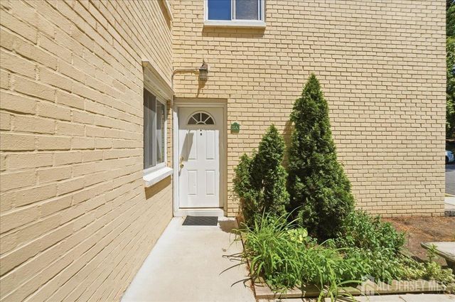 18 Lake Avenue 8A, East Brunswick, NJ 08816