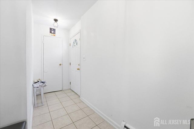 18 Lake Avenue 8A, East Brunswick, NJ 08816