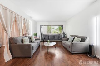18 Lake Avenue 8A, East Brunswick, NJ 08816
