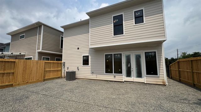 1103 Western Edge Drive, Houston, TX 77008