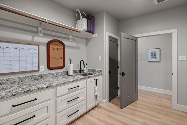 100 Tall Grass Court, Weatherford, TX 76087