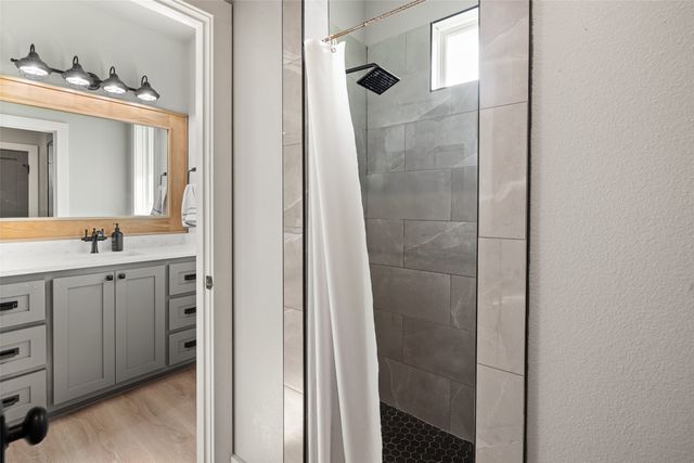 100 Tall Grass Court, Weatherford, TX 76087