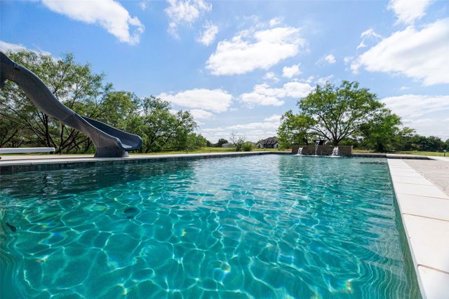 100 Tall Grass Court, Weatherford, TX 76087