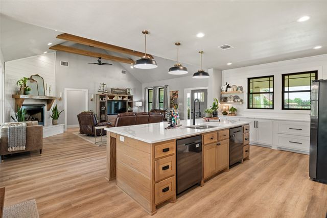 100 Tall Grass Court, Weatherford, TX 76087