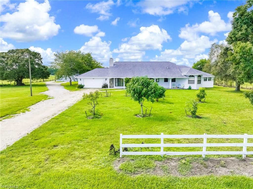 1330 Purple Martin DR, NAPLES, FL 34120 — photo 2