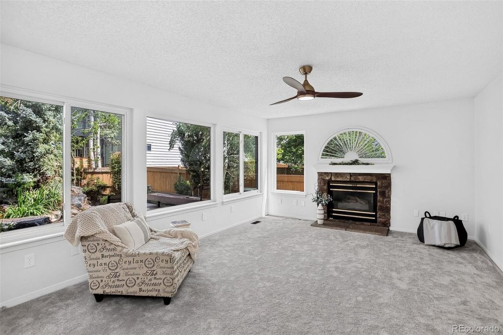 Image 12 of property listing at 16392 E Hialeah Drive, Centennial, CO 80015