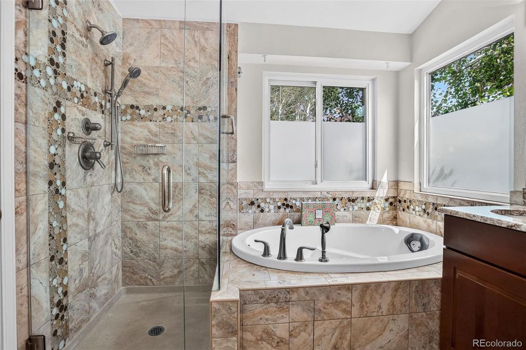 Image 17 of property listing at 16392 E Hialeah Drive, Centennial, CO 80015