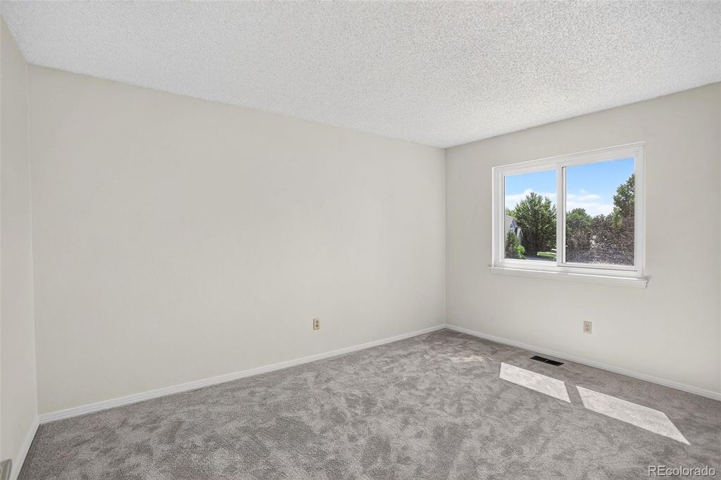 Image 18 of property listing at 16392 E Hialeah Drive, Centennial, CO 80015