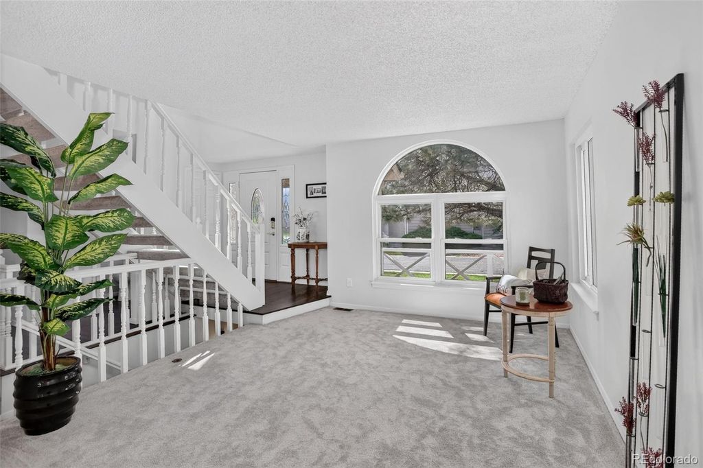 Image 3 of property listing at 16392 E Hialeah Drive, Centennial, CO 80015