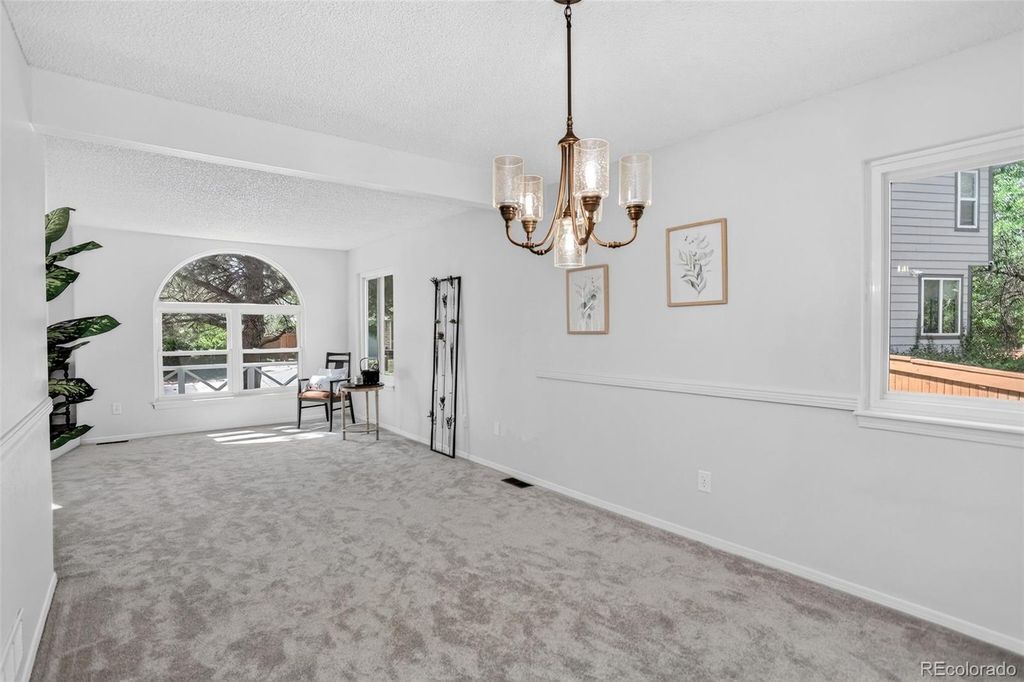 Image 5 of property listing at 16392 E Hialeah Drive, Centennial, CO 80015