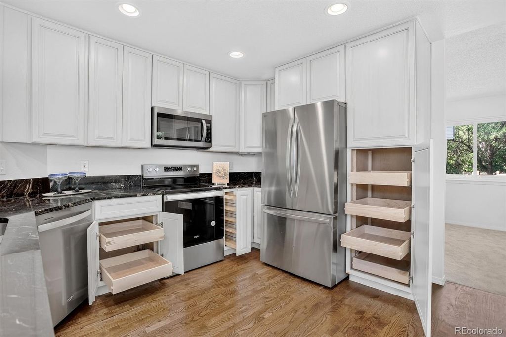 Image 7 of property listing at 16392 E Hialeah Drive, Centennial, CO 80015