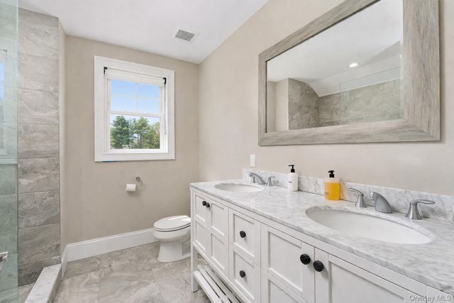 700 Gin Lane, Southold, NY 11971