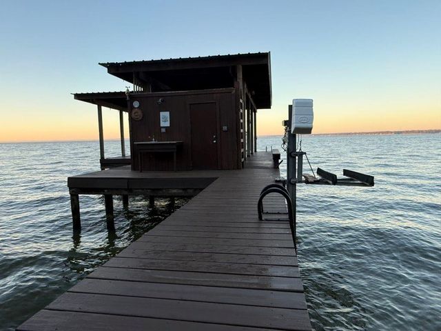 102 Bridgelanding, Onalaska, TX 77360