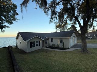 102 Bridgelanding, Onalaska, TX 77360