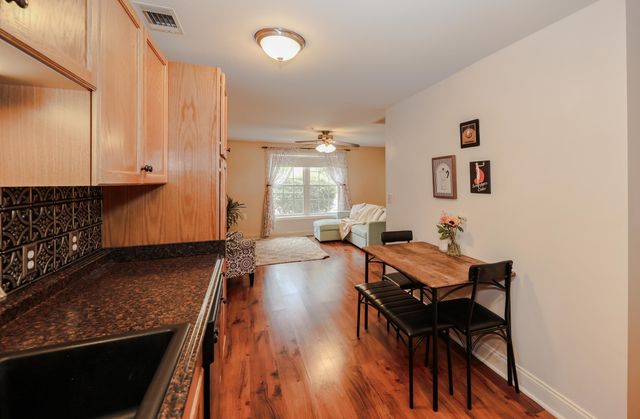 10 Vista Ridge Dr Unit 8, Londonderry, NH 03053