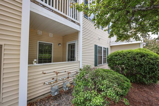 10 Vista Ridge Dr Unit 8, Londonderry, NH 03053