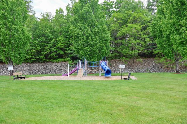 10 Vista Ridge Dr Unit 8, Londonderry, NH 03053