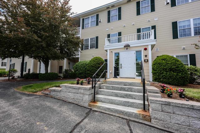 10 Vista Ridge Dr Unit 8, Londonderry, NH 03053