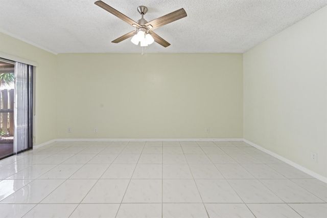 729 NW 29th Avenue D, Delray Beach, FL 33445