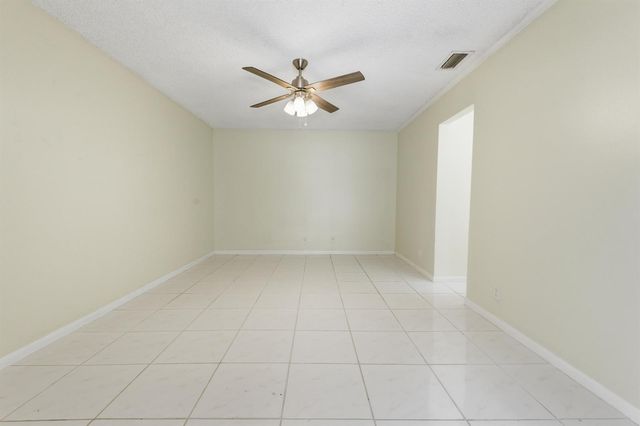 729 NW 29th Avenue D, Delray Beach, FL 33445