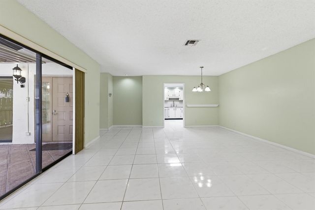 729 NW 29th Avenue D, Delray Beach, FL 33445