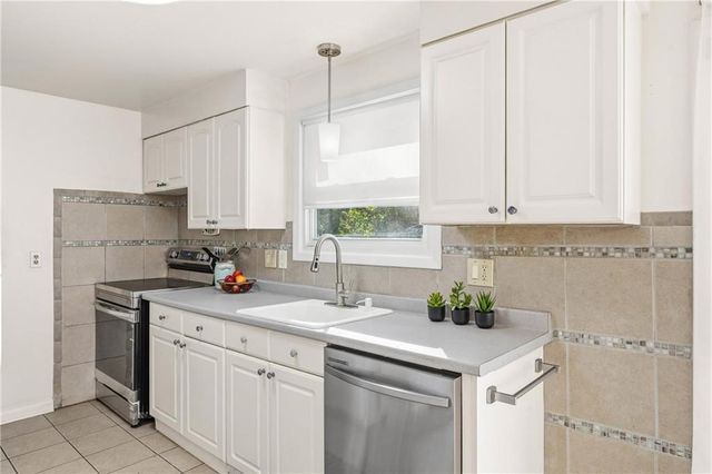 466 Mount Ridge Circle, Greece, NY 14616