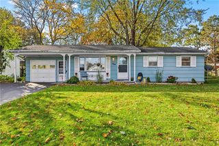 466 Mount Ridge Circle, Greece, NY 14616