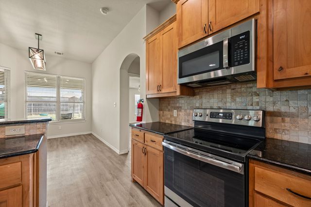 3201 White Horse Drive, Granbury, TX 76049