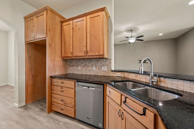 3201 White Horse Drive, Granbury, TX 76049