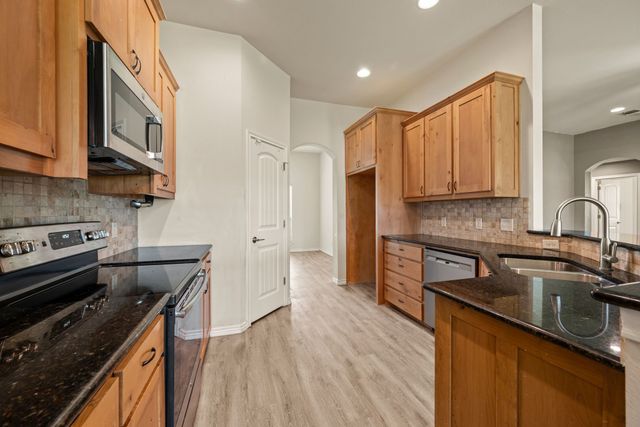 3201 White Horse Drive, Granbury, TX 76049