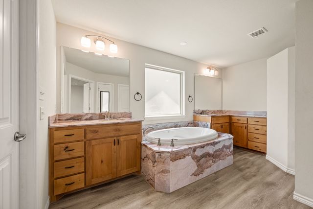 3201 White Horse Drive, Granbury, TX 76049