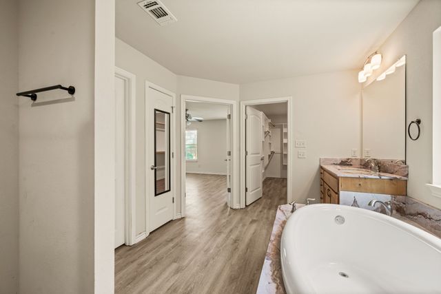 3201 White Horse Drive, Granbury, TX 76049