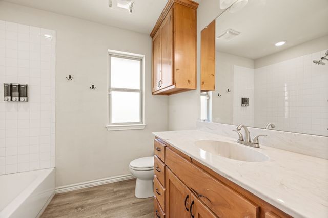 3201 White Horse Drive, Granbury, TX 76049
