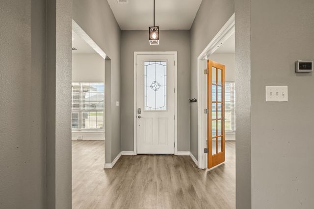 3201 White Horse Drive, Granbury, TX 76049