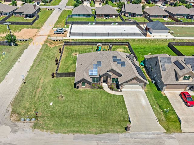 3201 White Horse Drive, Granbury, TX 76049