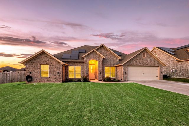 3201 White Horse Drive, Granbury, TX 76049