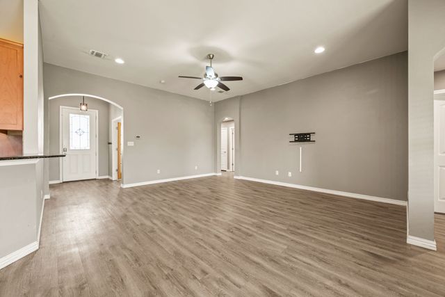 3201 White Horse Drive, Granbury, TX 76049