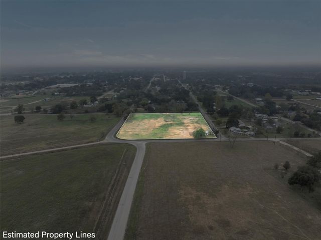 621 10th ST, Lexington, TX 78947