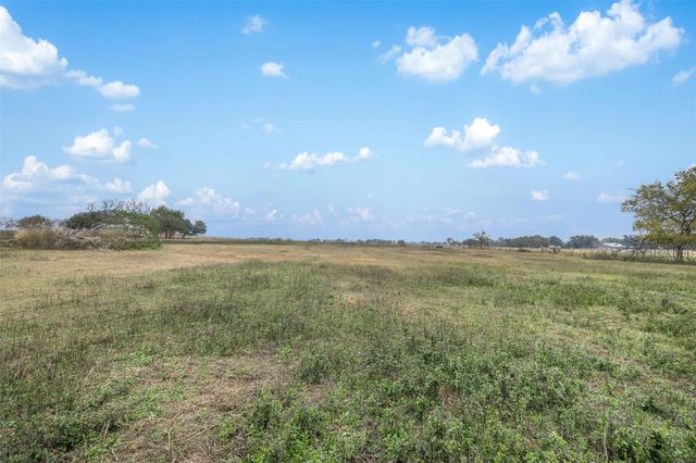 621 10th ST, Lexington, TX 78947