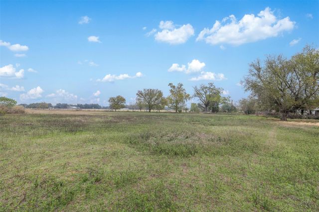 621 10th ST, Lexington, TX 78947