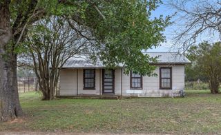 621 10th ST, Lexington, TX 78947