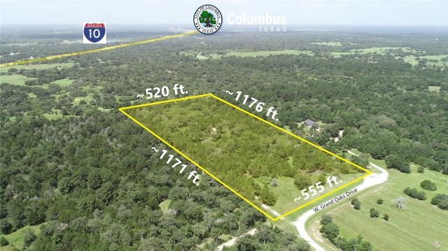 3093 W Grand Oaks Drive, Alleyton, TX 78935