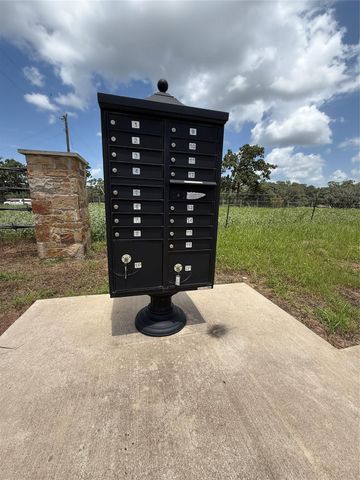 3093 W Grand Oaks Drive, Alleyton, TX 78935